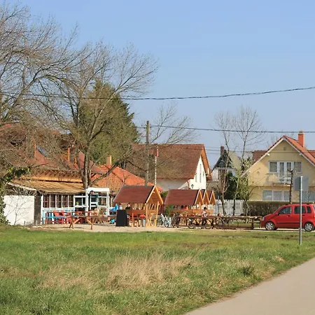 Ficak Vendeghaz Gárdony